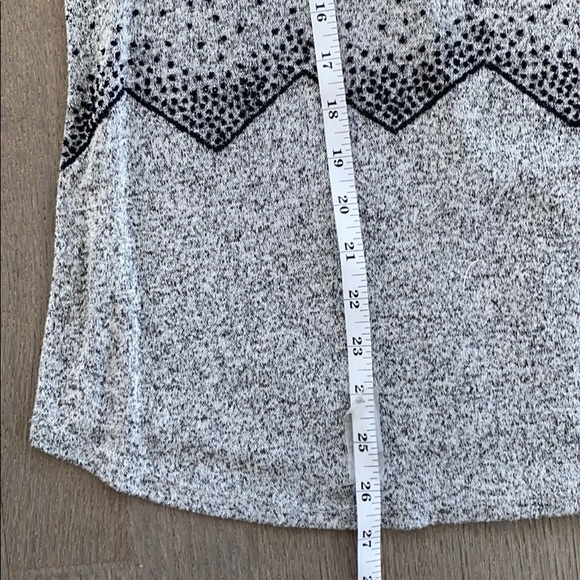 3/$30 half sleeve soft knit top. - Picture 4 of 6